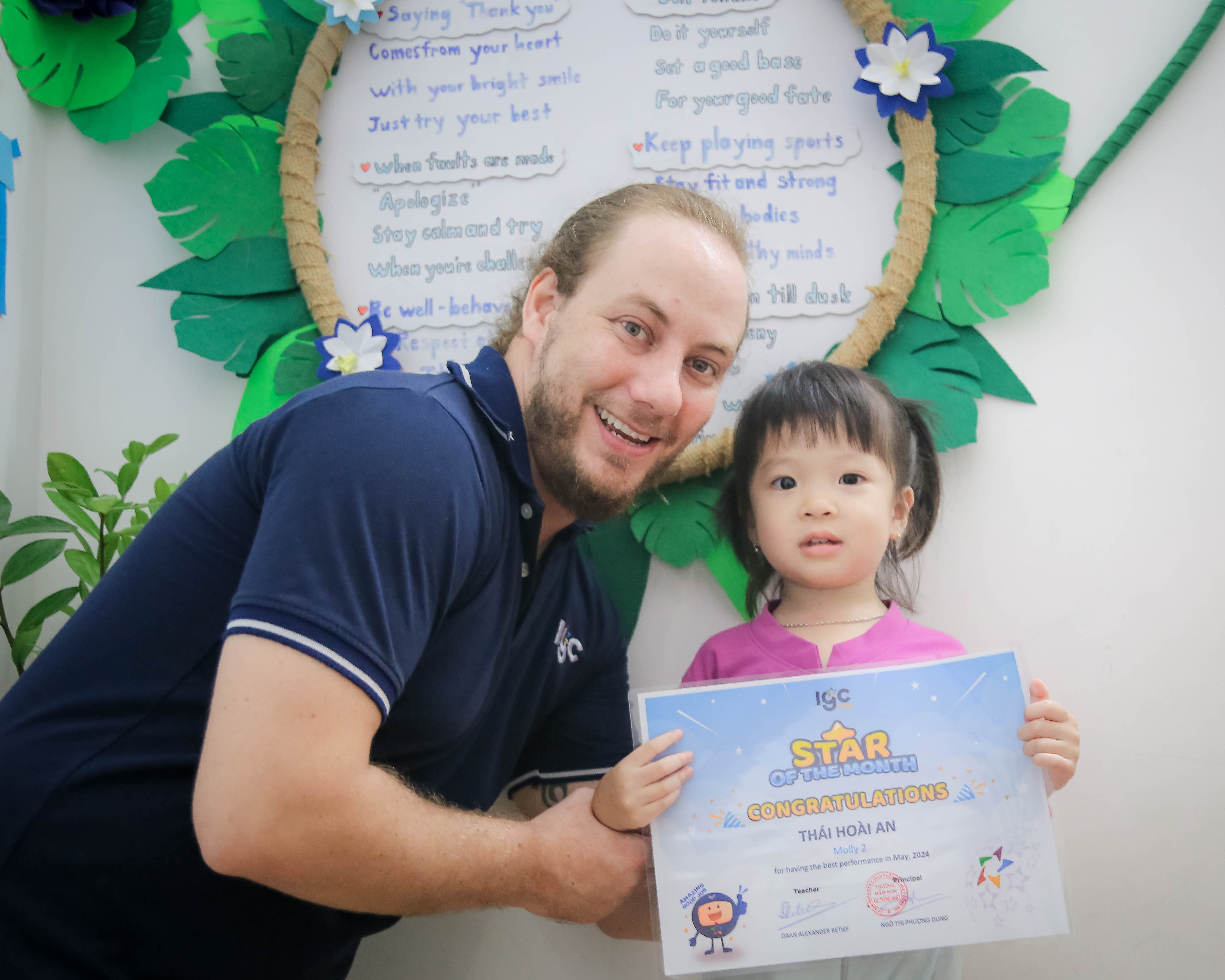 STAR OF THE MONTH – NGÔI SAO CỦA THÁNG 5