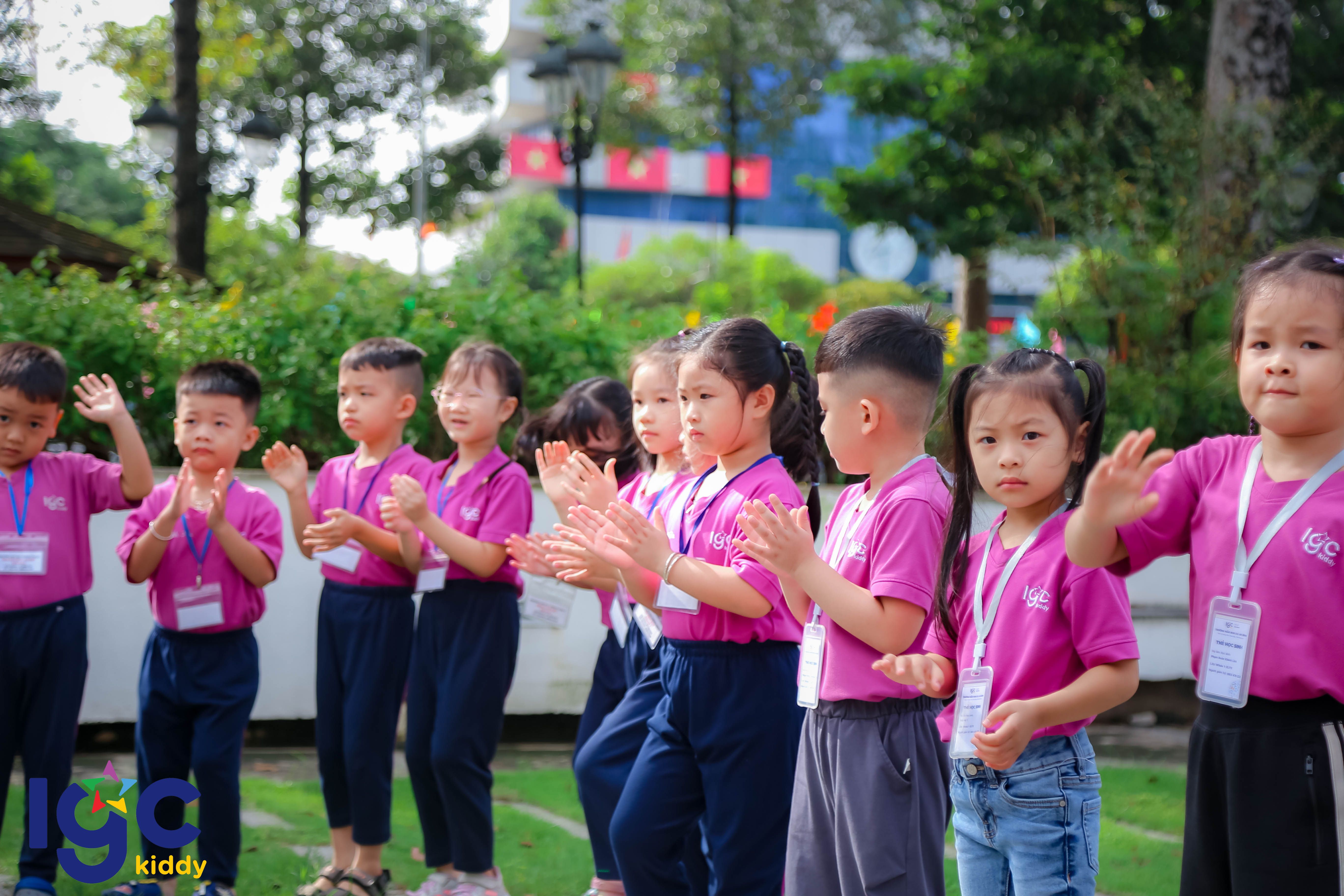 DÃ NGOẠI- GẶP GỠ HỌA SĨ