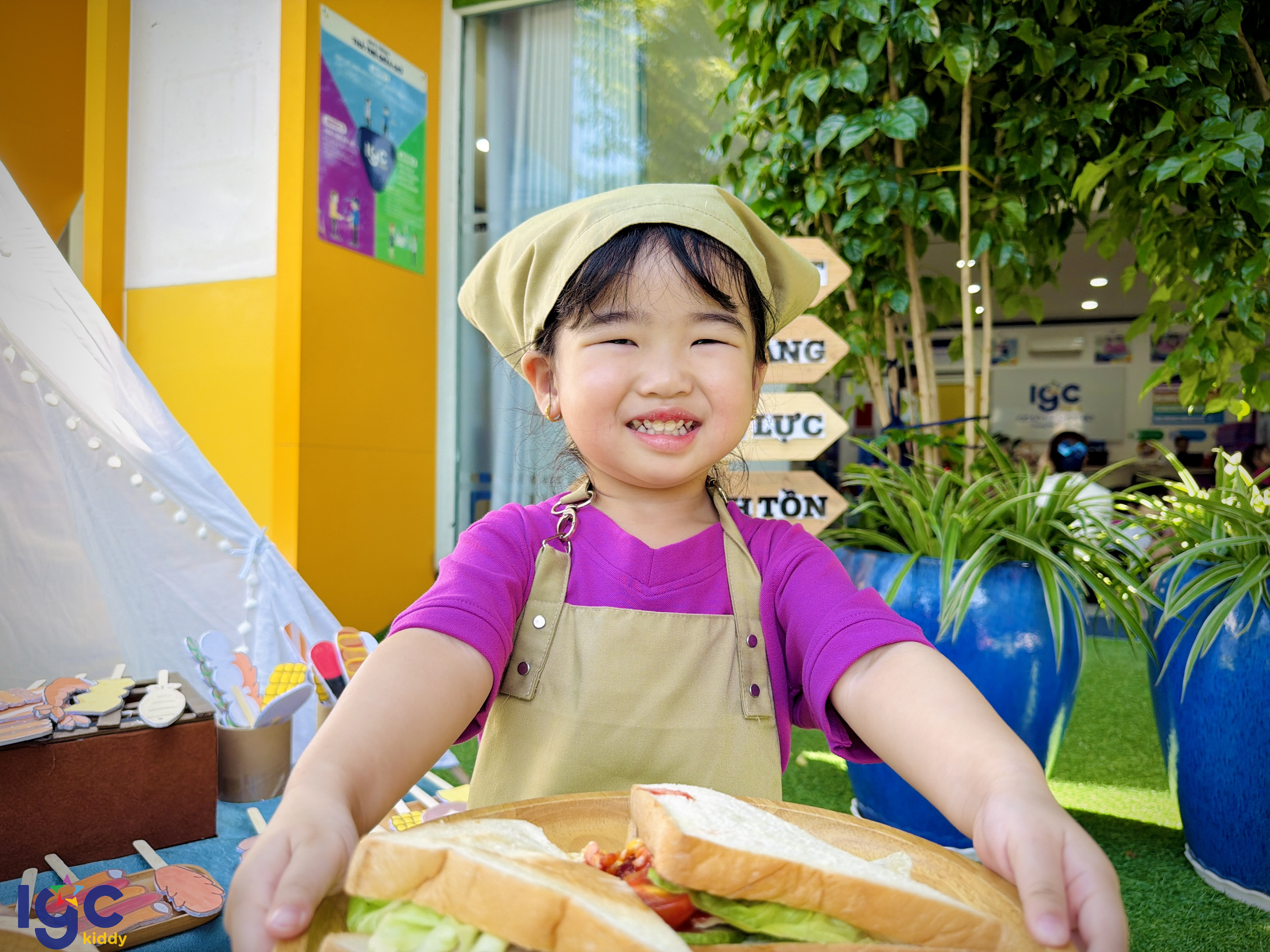 LỬA TRẠI MÔ PHỎNG AN TOÀN, LÀM BÁNH MÌ KẸP & TRỘN SALAD CÙNG CÁC BẠN IGC KIDDY THỐNG NHẤT