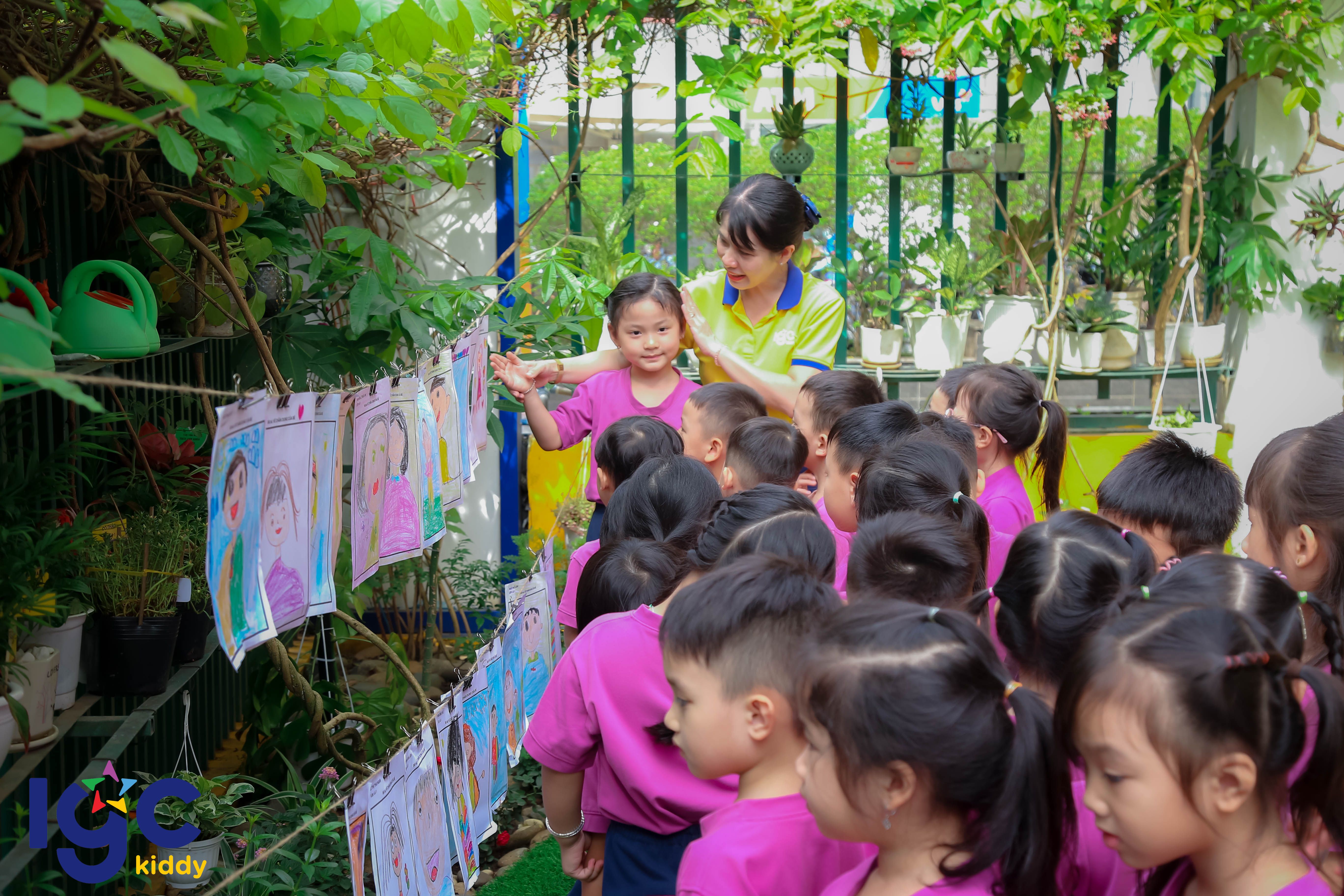 4. Hoạt động ngoài trời