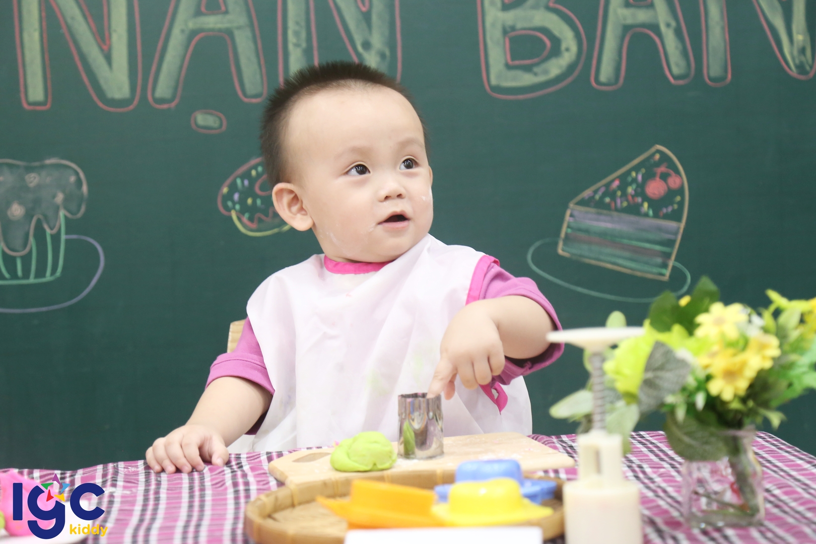 BÉ YÊU TẠO HÌNH CHỦ ĐỀ NẶN BÁNH